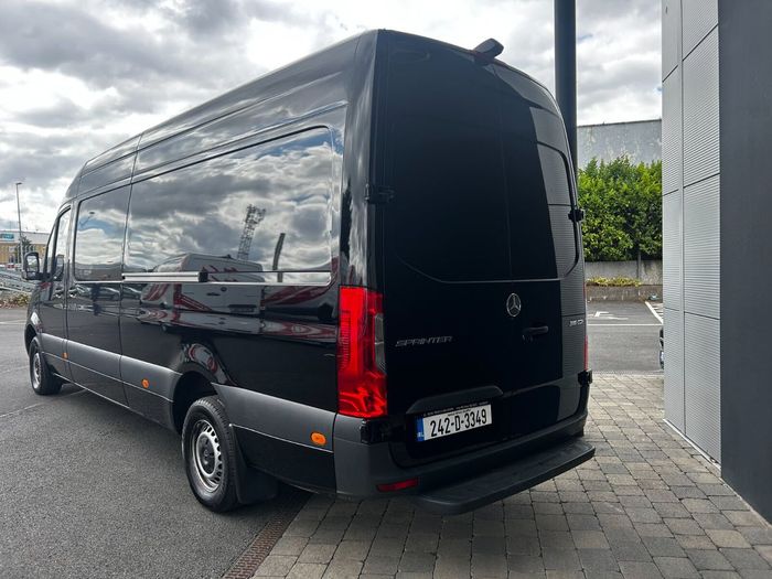 Mercedes-Benz Sprinter 2024
