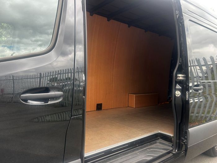 Mercedes-Benz Sprinter 2024