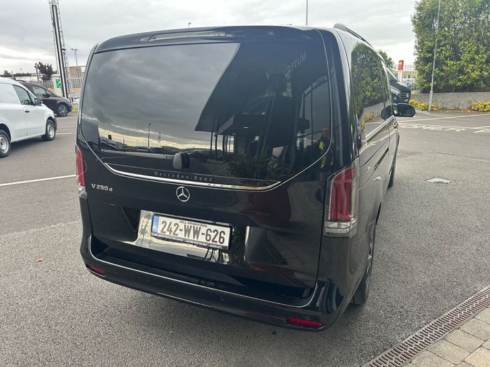Mercedes-Benz V-Class 2024