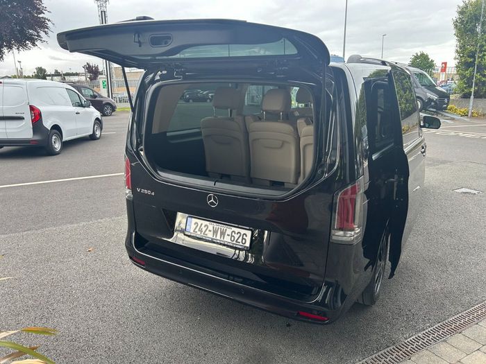 Mercedes-Benz V-Class 2024