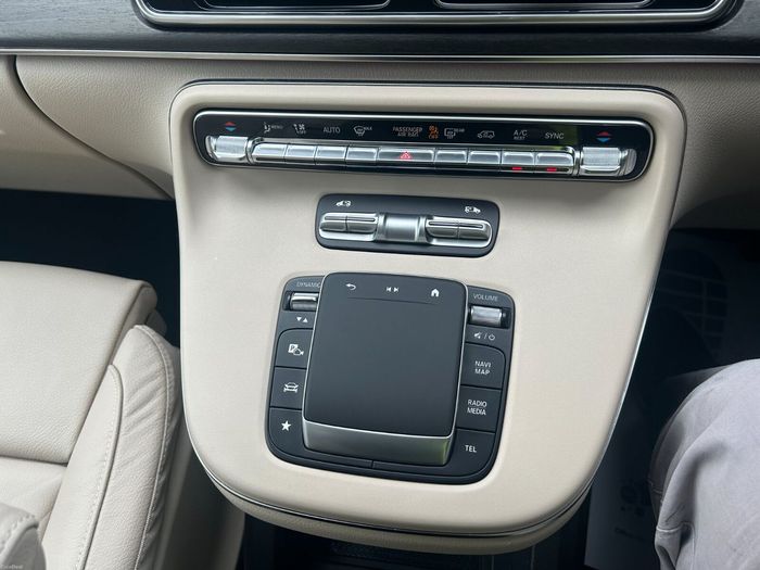 Mercedes-Benz V-Class 2024