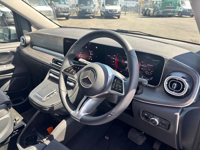 Mercedes-Benz V-Class 2026