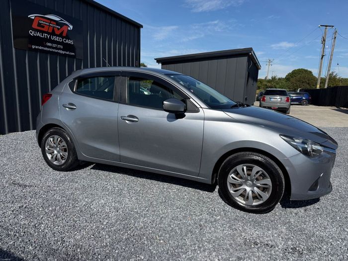 Mazda Demio 2015