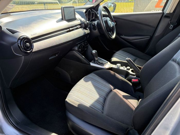 Mazda Demio 2015