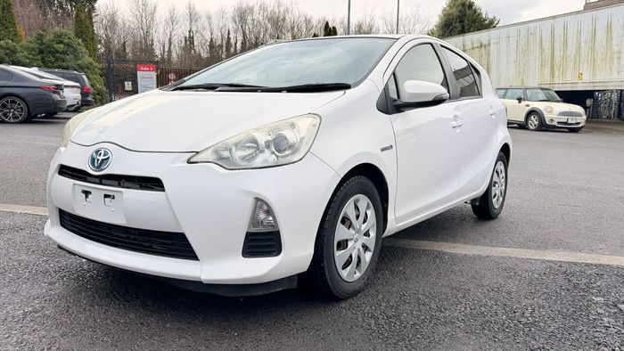 Toyota Aqua 2012