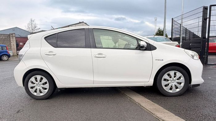 Toyota Aqua 2012