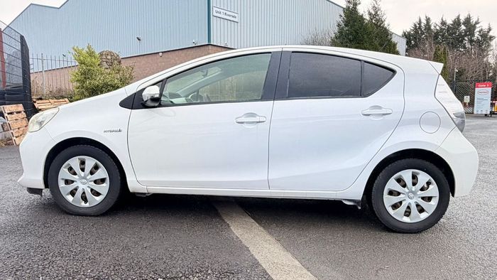 Toyota Aqua 2012