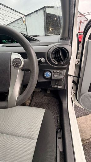 Toyota Aqua 2012