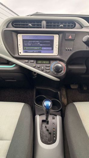 Toyota Aqua 2012