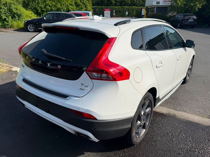 Volvo V40 2013