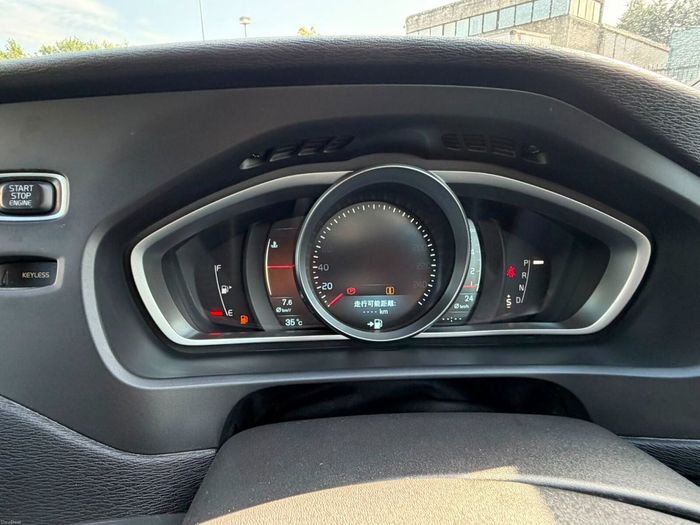 Volvo V40 2013