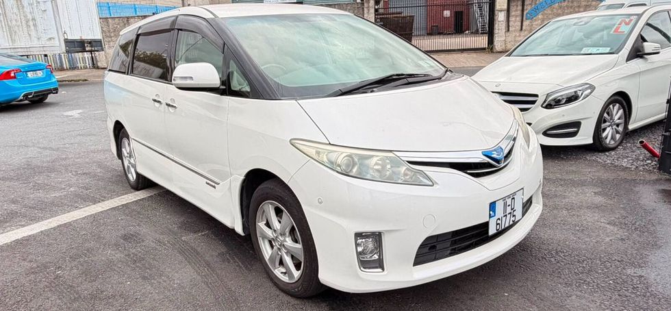 Toyota Estima 2011