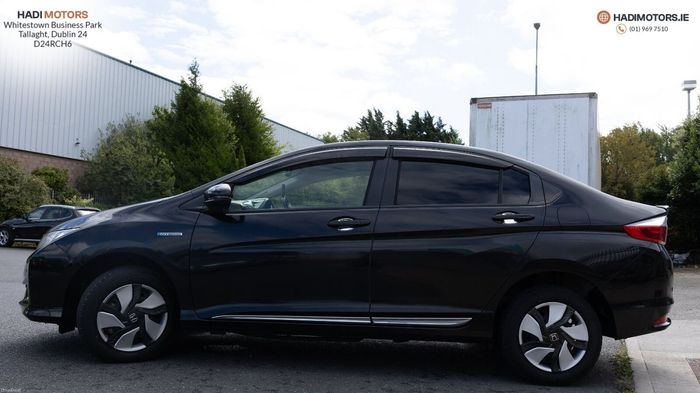 Honda Grace 2015