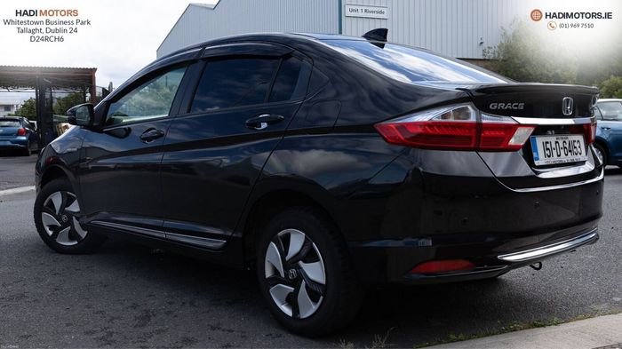 Honda Grace 2015