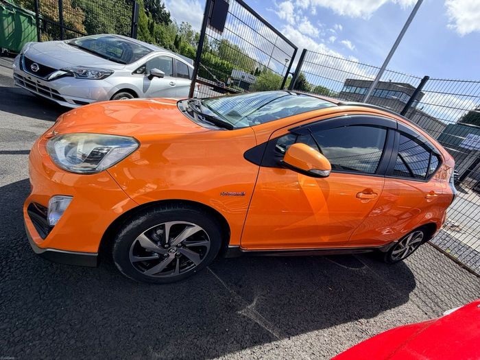Toyota Aqua 2015