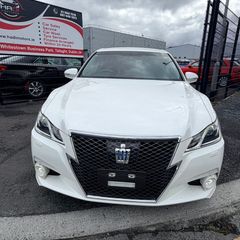 Toyota Crown 2013
