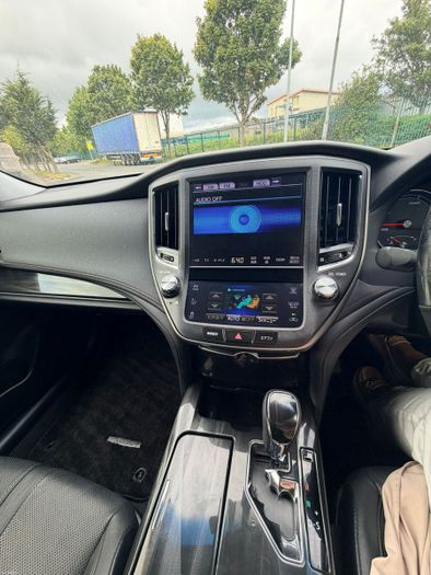 Toyota Crown 2013