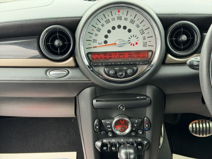 MINI CLUBMAN 2013
