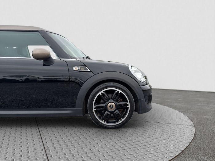 MINI CLUBMAN 2013