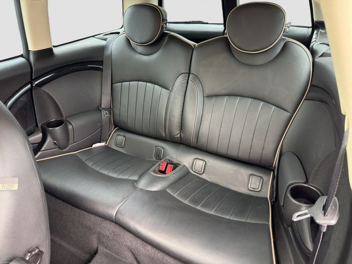 MINI CLUBMAN 2013