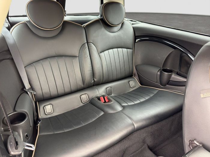 MINI CLUBMAN 2013