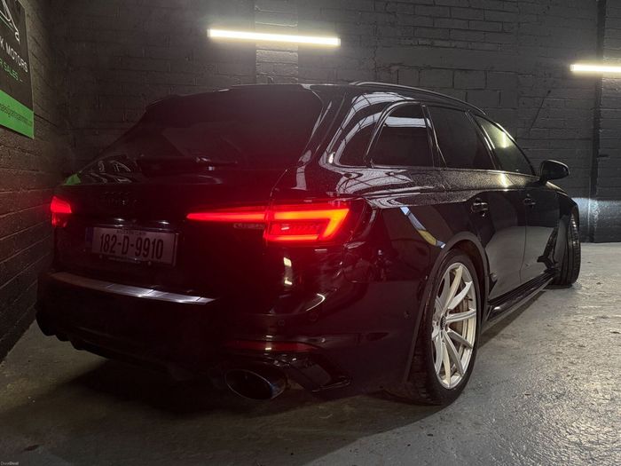 Audi RS4 2018