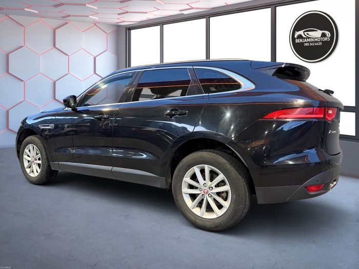 Jaguar F- PACE 2016