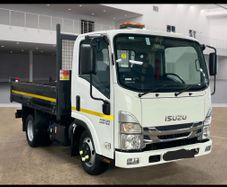 Isuzu NPR 2023