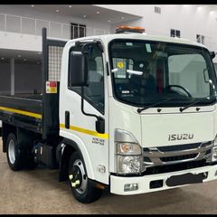 Isuzu NPR 2023