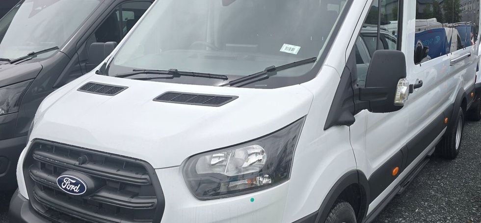 Ford Transit Minibus 2026