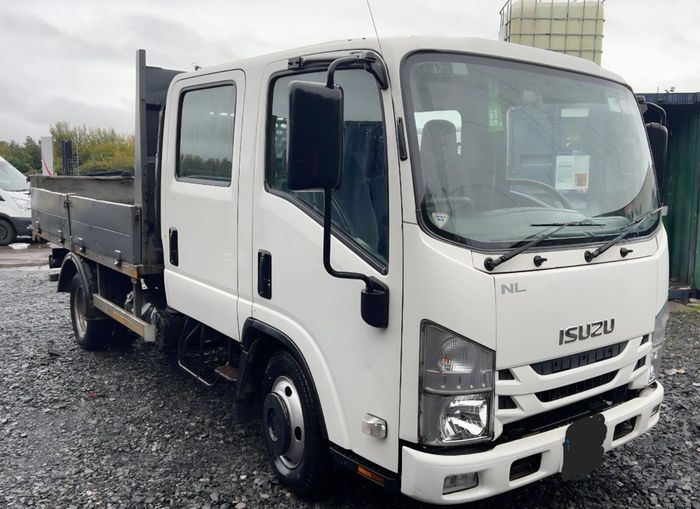 Isuzu NPR 2018