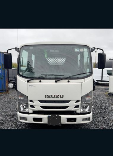 Isuzu NPR 2018
