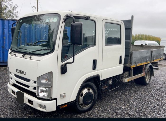 Isuzu NPR 2018