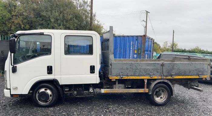 Isuzu NPR 2018