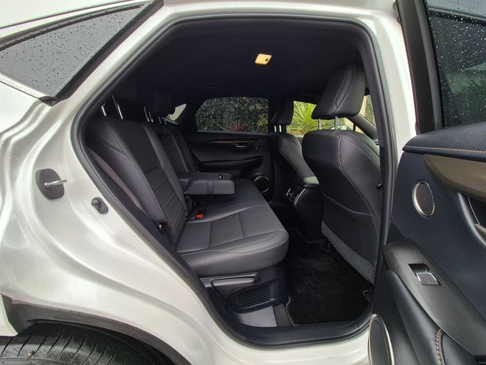 Lexus NX 300h 2021