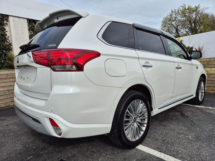 Mitsubishi Outlander 2021