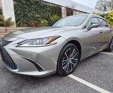 Lexus ES 300h 2023