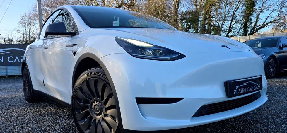 Tesla Model Y 2024