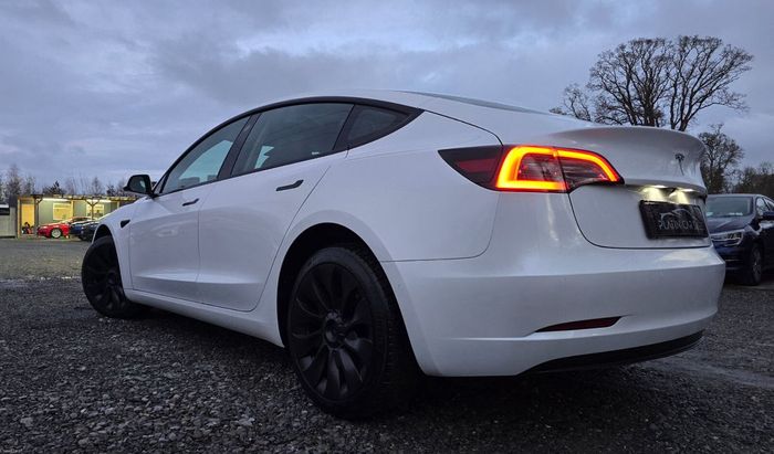 Tesla Model 3 2022