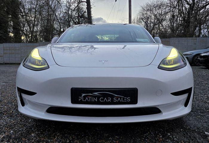 Tesla Model 3 2022