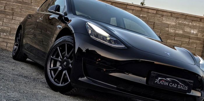 Tesla Model 3 2020