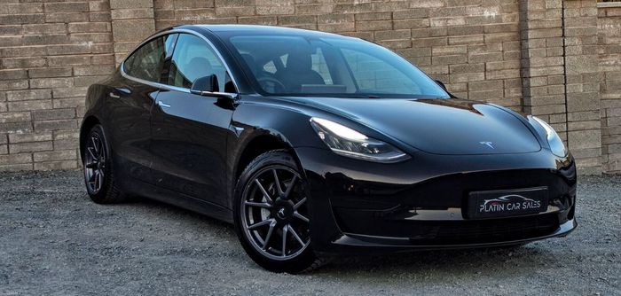 Tesla Model 3 2020