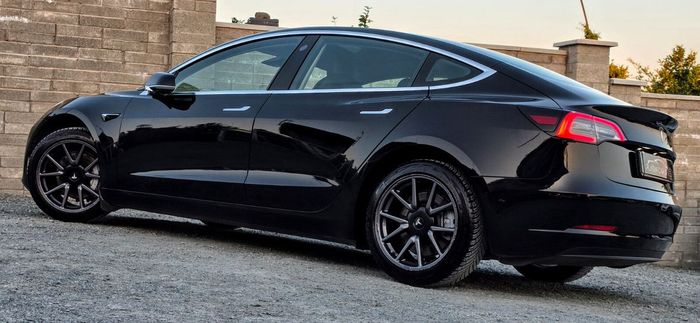 Tesla Model 3 2020