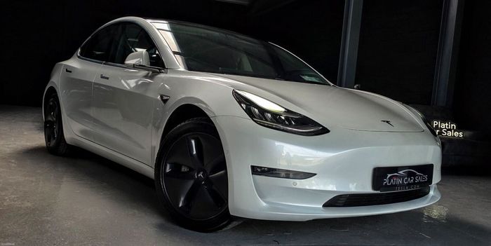 Tesla Model 3 2020