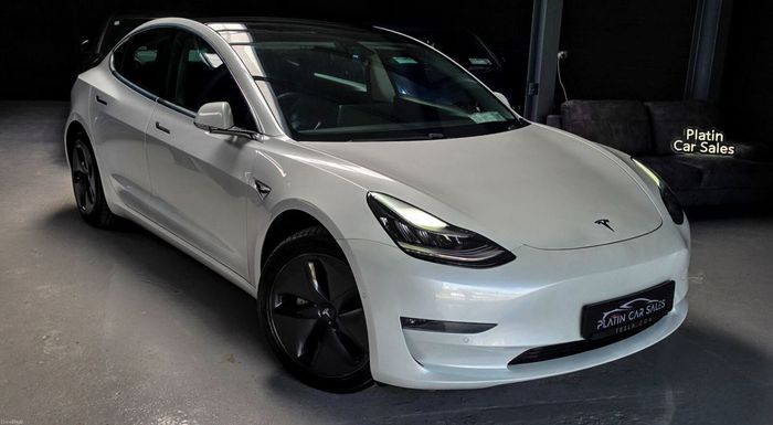 Tesla Model 3 2020