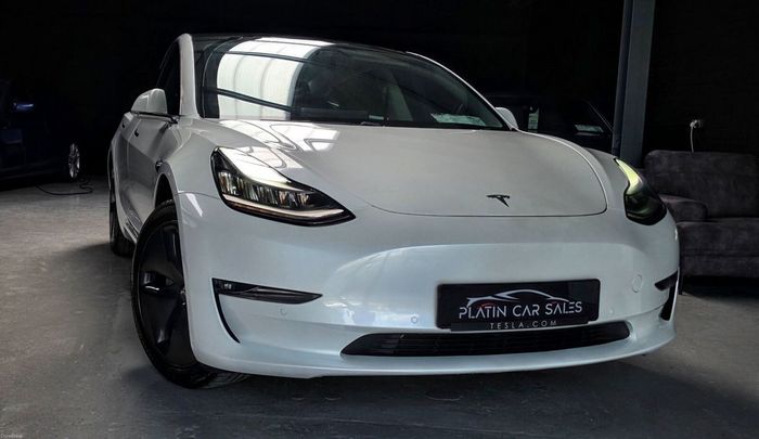 Tesla Model 3 2020