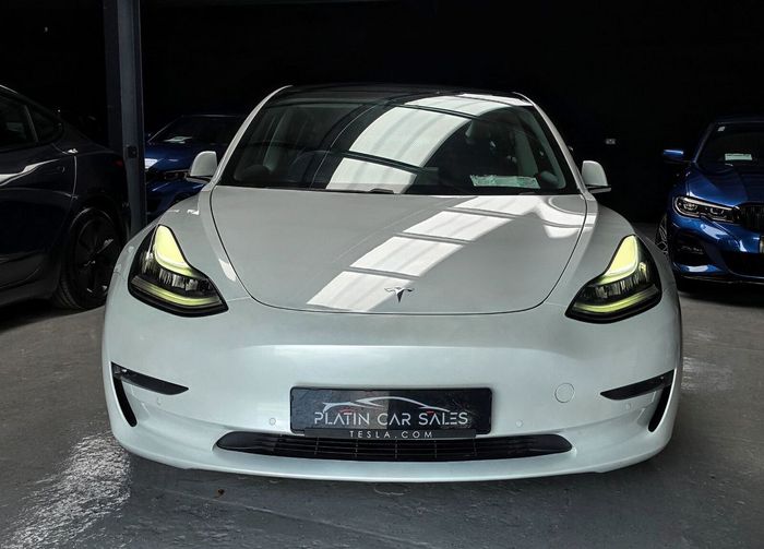Tesla Model 3 2020