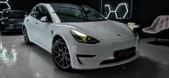 Tesla Model 3 2021