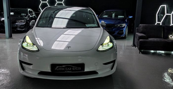 Tesla Model 3 2021