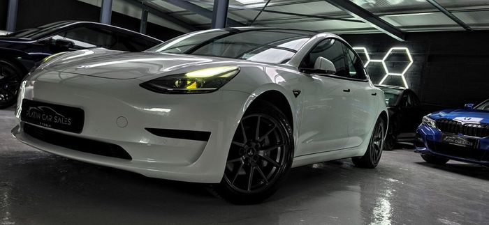 Tesla Model 3 2021
